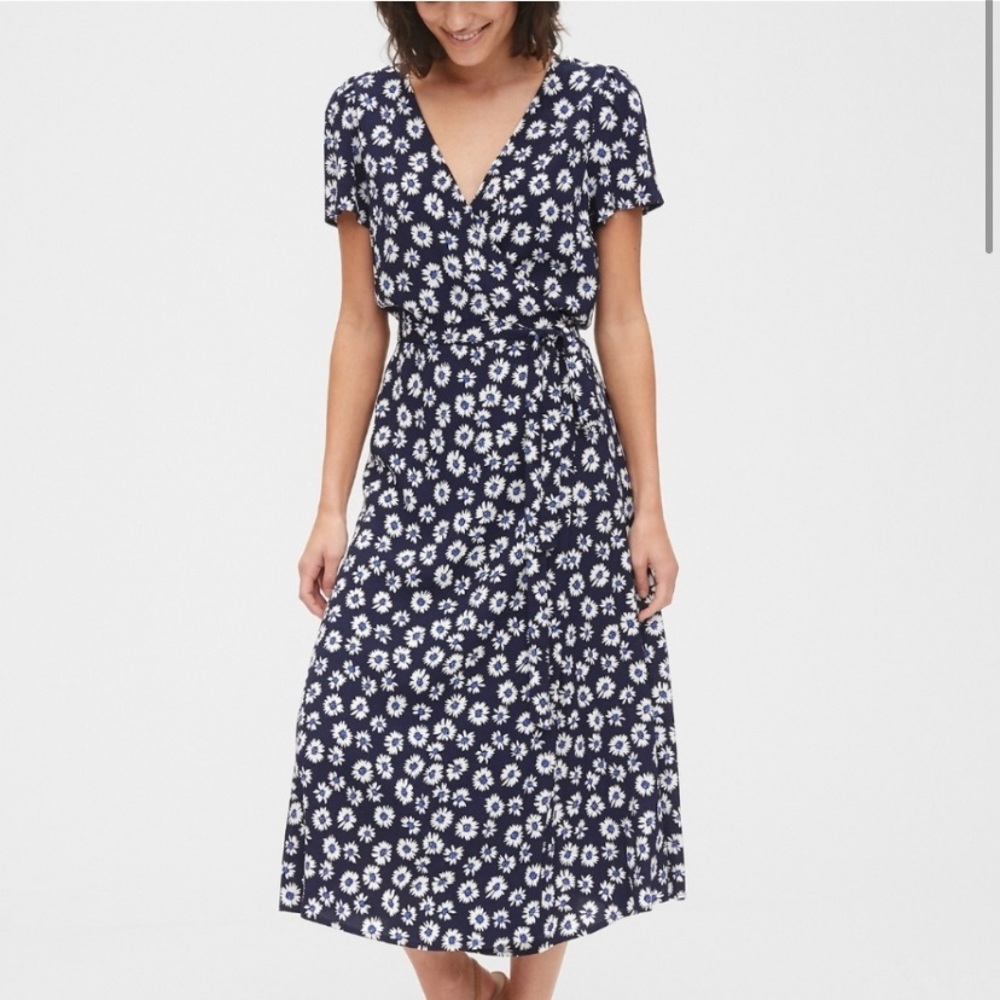 GAP daisy floral midi wrap dress
